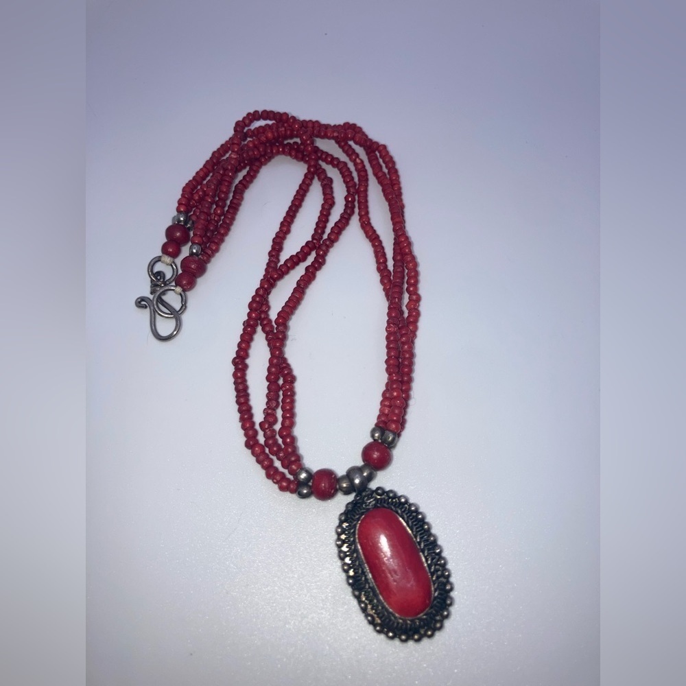 Vtg Boho Red Wood Bead Necklace & Pendant Silver Tone Metal 17” + 1.5” Pendant